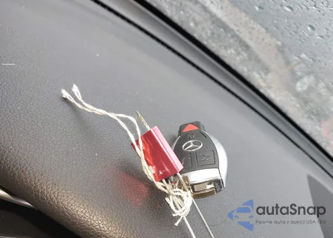 2018 Mercedes-Benz Glc 300 4Matic z USA, uszkodzony, nr VIN WDC0G4KBXJF307539